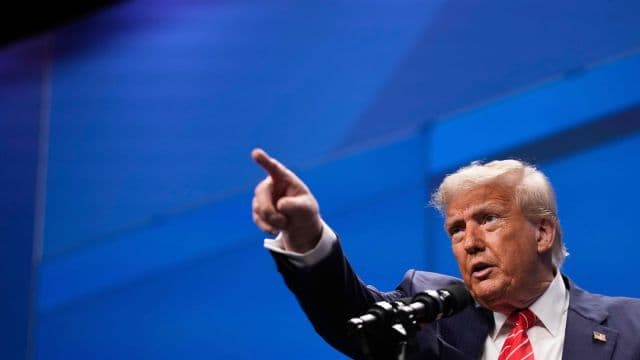 Trump Signals "Very Big" Trade Deal with India Following China Pact Agreement